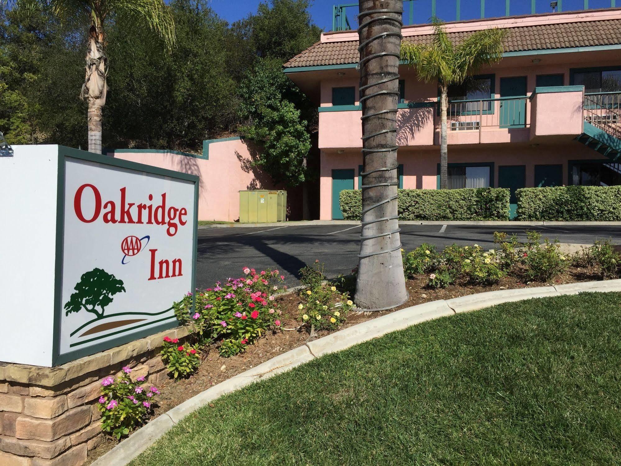 Oakridge Inn Oak View Exteriér fotografie
